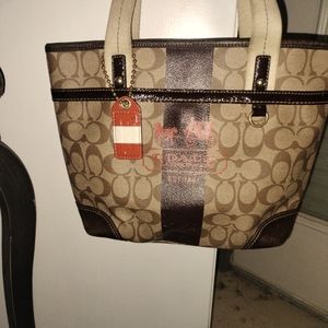 Signature print brown coach heritage stripe tote